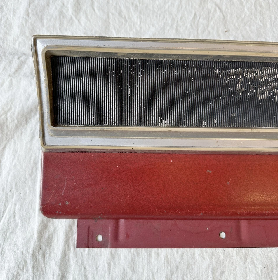 1965-66 Plymouth Fury Glove Box Door with Plastic Trim Base Model Fury I II III — 第 2/4 张图片