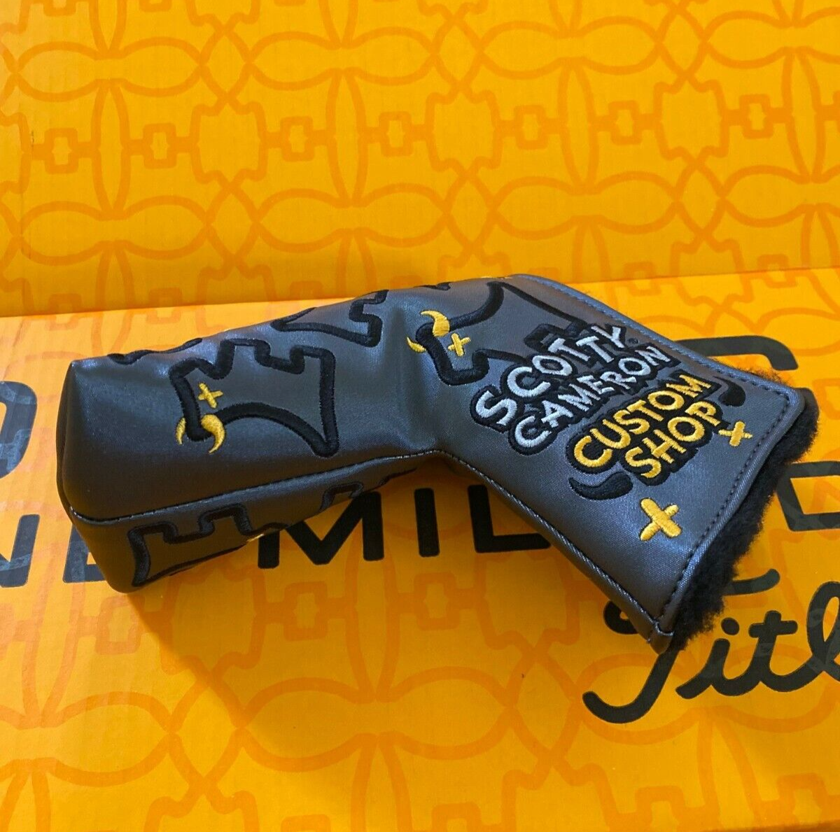 Scotty Cameron Dancing Junk Yard Dog Charcoal Putter