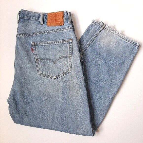 Levi's 550s 40x30 Relaxed Fit 100% Cotton Light Wash Denim Levi's 550s 40x30 Relaxed Fit 100% Cotton Light Wash Denim