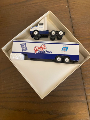 WINROSS 1:64 DIE-CAST GROFF'S SNACK FOODS TRUCK