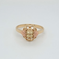 9ct Gold Vintage Black Hills Grape Leaf Ring – Tri-Colour– Size P – 2.6g