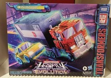 Hasbro Takara Tomy Transformers Legacy Optimus Prime & Bumblebee Core Class