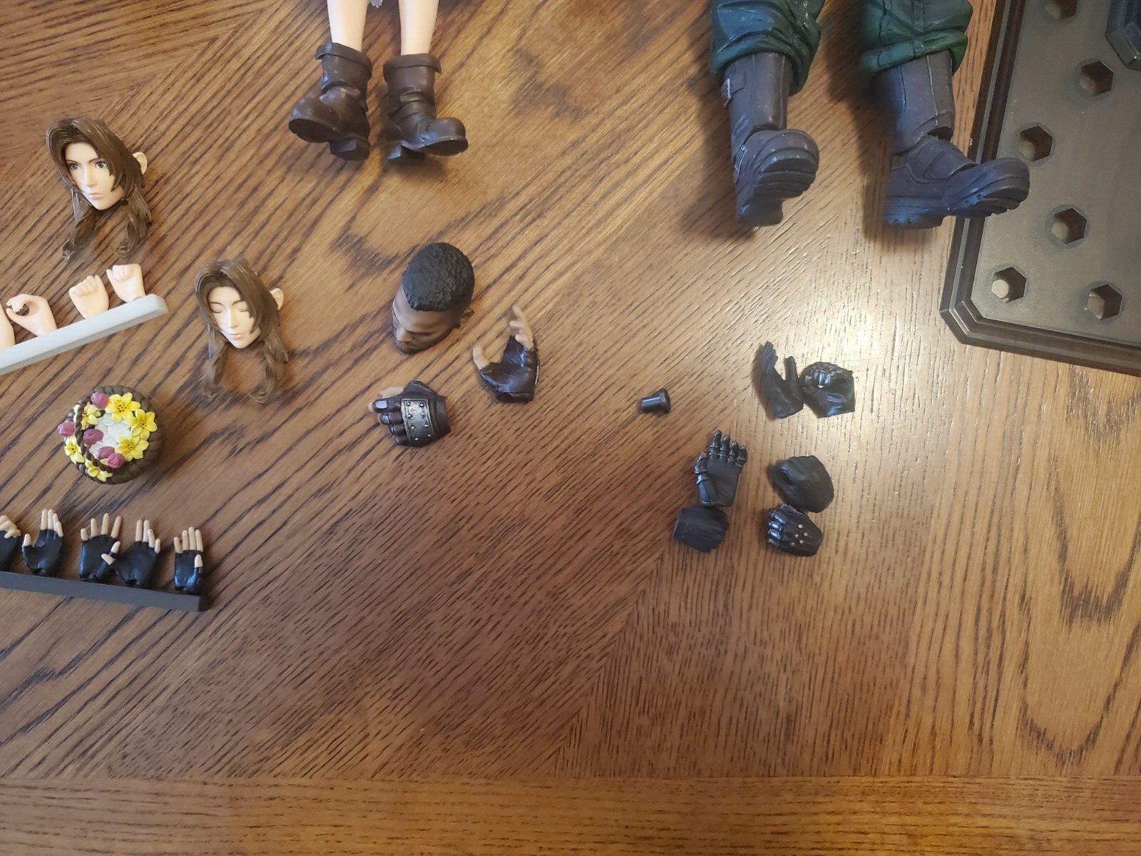 Final Fantasy VII Remake Play Arts Kai Cloud Tifa Aerith Red Barrett