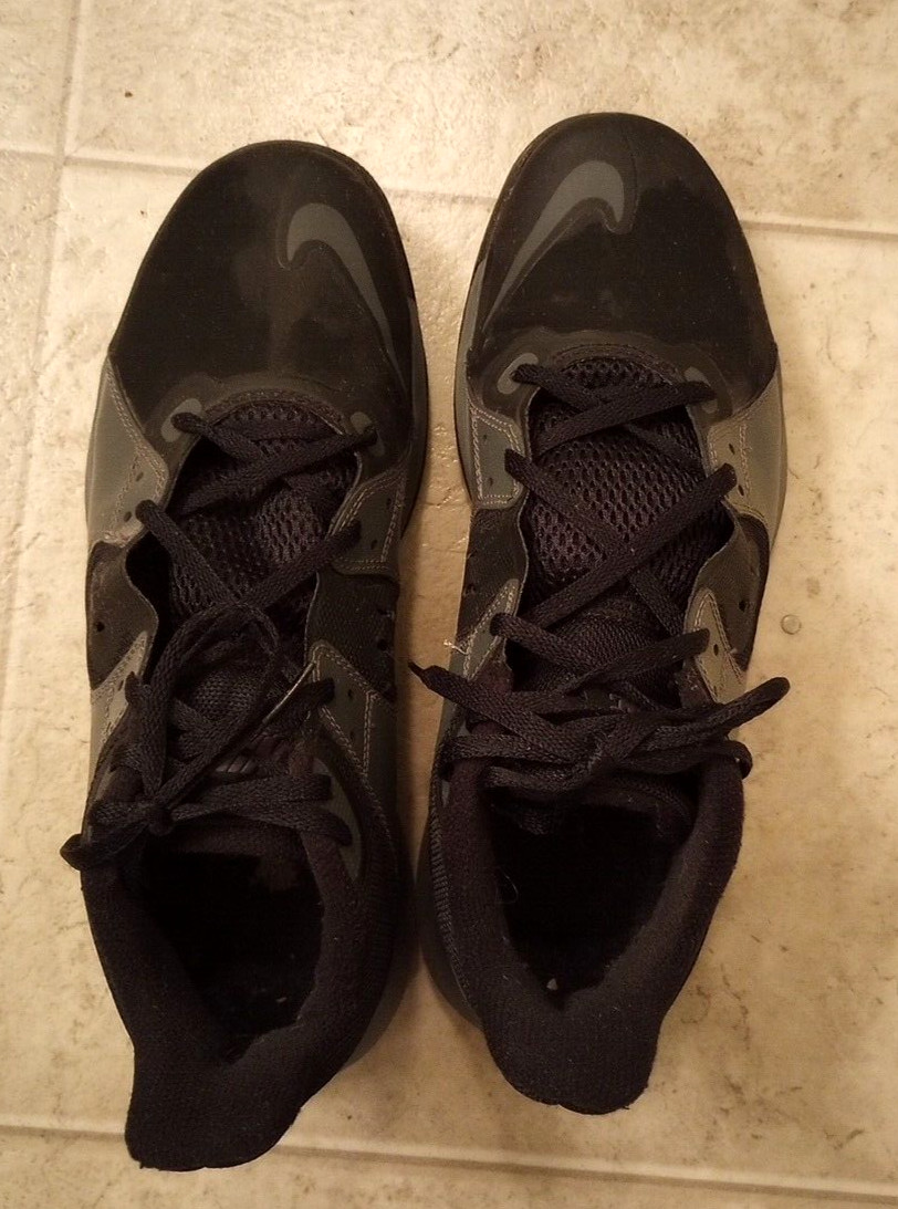Nike Men Size 10 Shoes - image 1