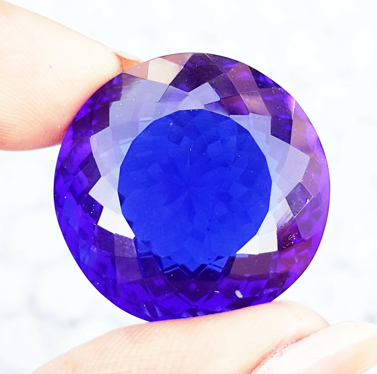 Topaze Mystique Traitée 50 Carats - Pierre Ronde Multicolore, Certifiée GIR, Provenance Brésil