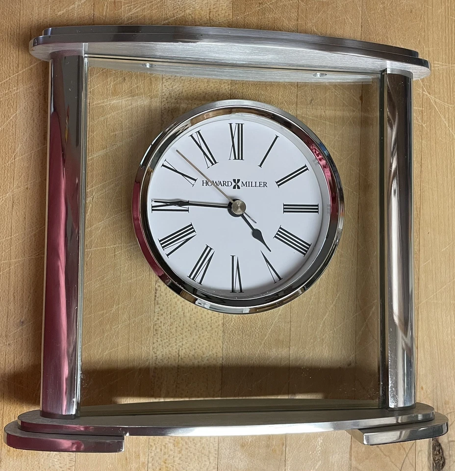 RELOJ DE MESA HOWARD MILLER - "GLENMONT" - Modelo #645774 - Plata/Vidrio Foto 3 de 4
