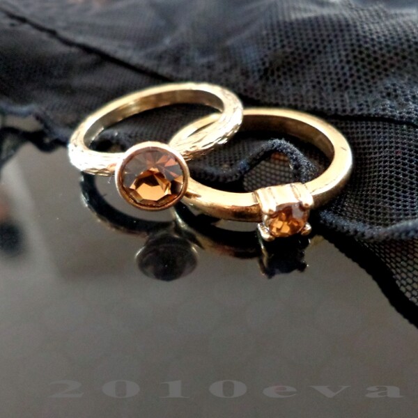 DOS ELEGANTES ANILLOS/RINGS DORADOS CON PIEDRAS** Ref.B023 + REGALO/GIFT