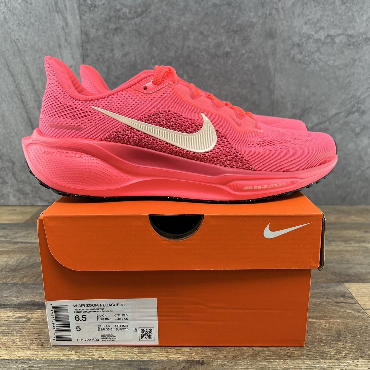 nike pegasus hot punch