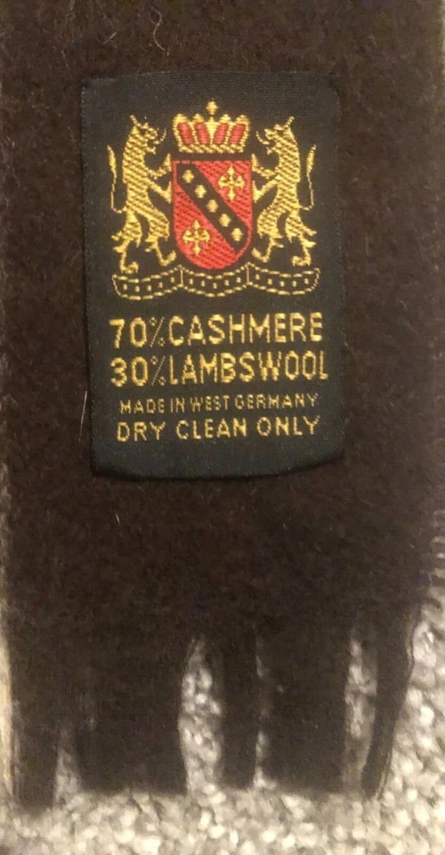 Bufanda multicolor. Marrón, beige, tostado y blanco con fina raya roja. 52"x11" Foto 3 de 3