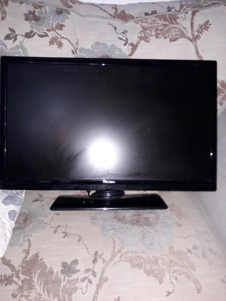 TV BUSH 24'' HD LED TV /DVD . Spares/Repairs. HDMI in put to be repaired  - Image 3 of 3
