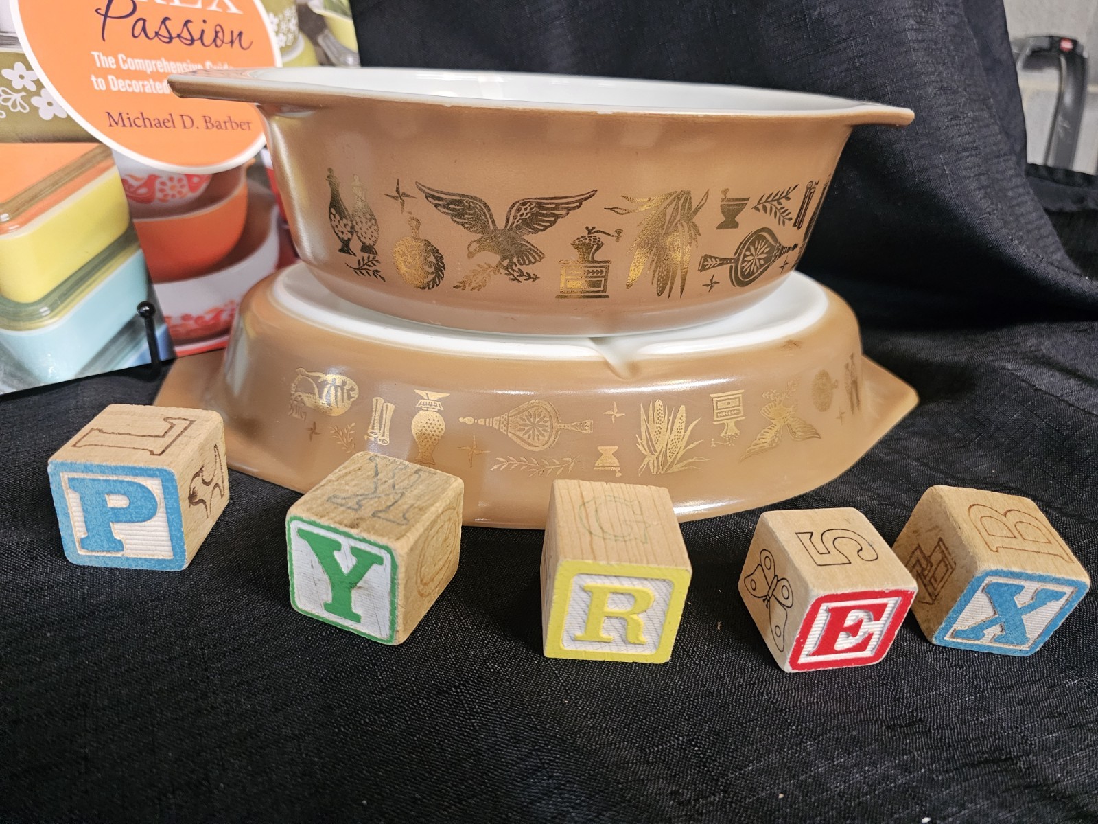 Set of 2 Vintage PYREX Early American Dishes  NO Lid Vintage 043, 063