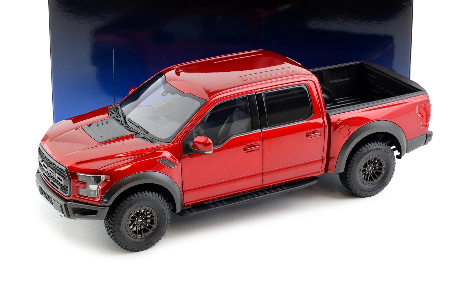 AUTOart 1:18 Ford F-150 Raptor SuperCrew Pickup 2019 Ruby Red 72948