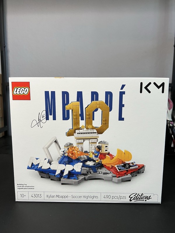 LEGO Kylian Mbappé Soccer Highlights 490 Pieces Brand New 43013
