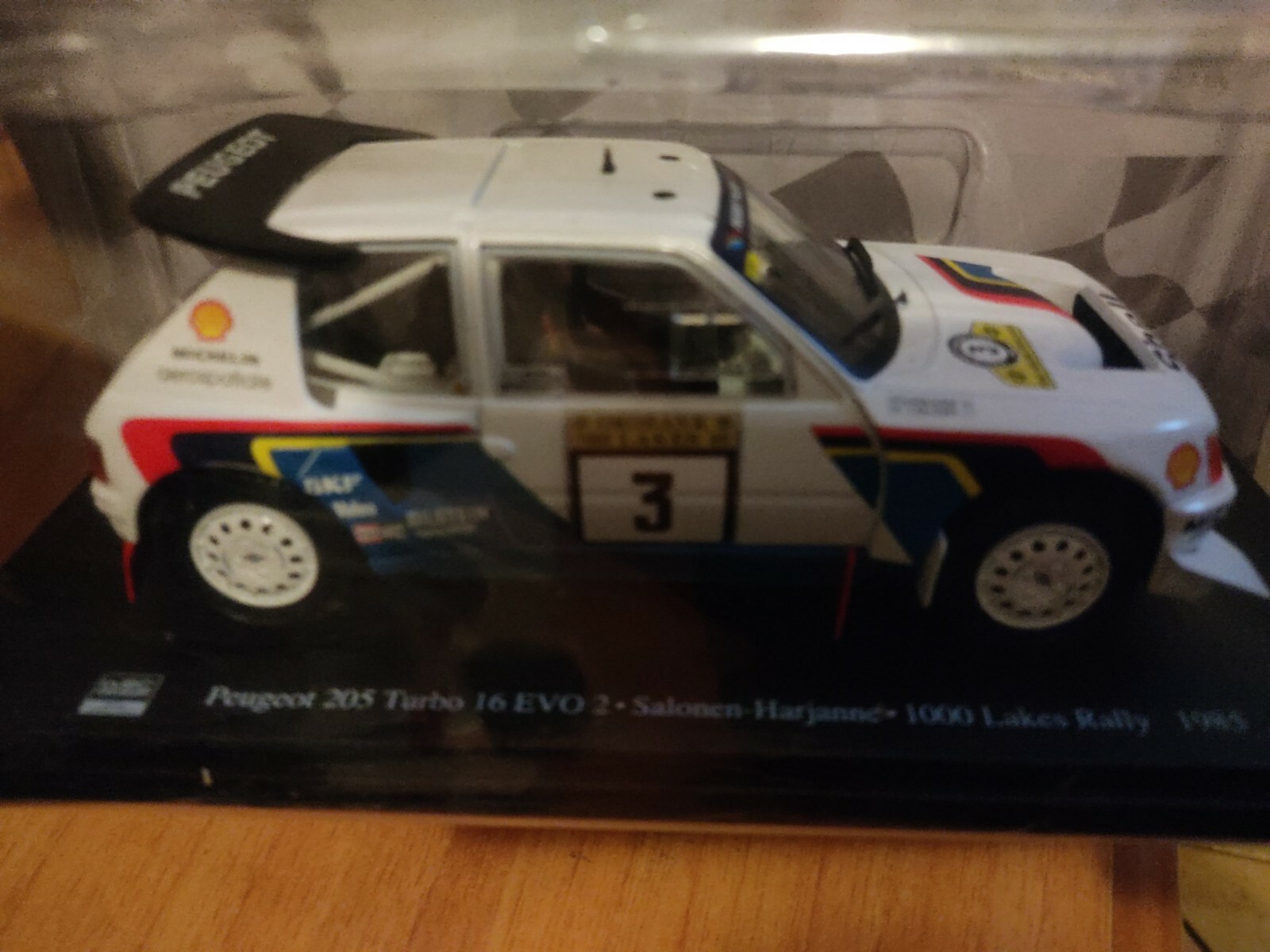 Foto 1 di 3