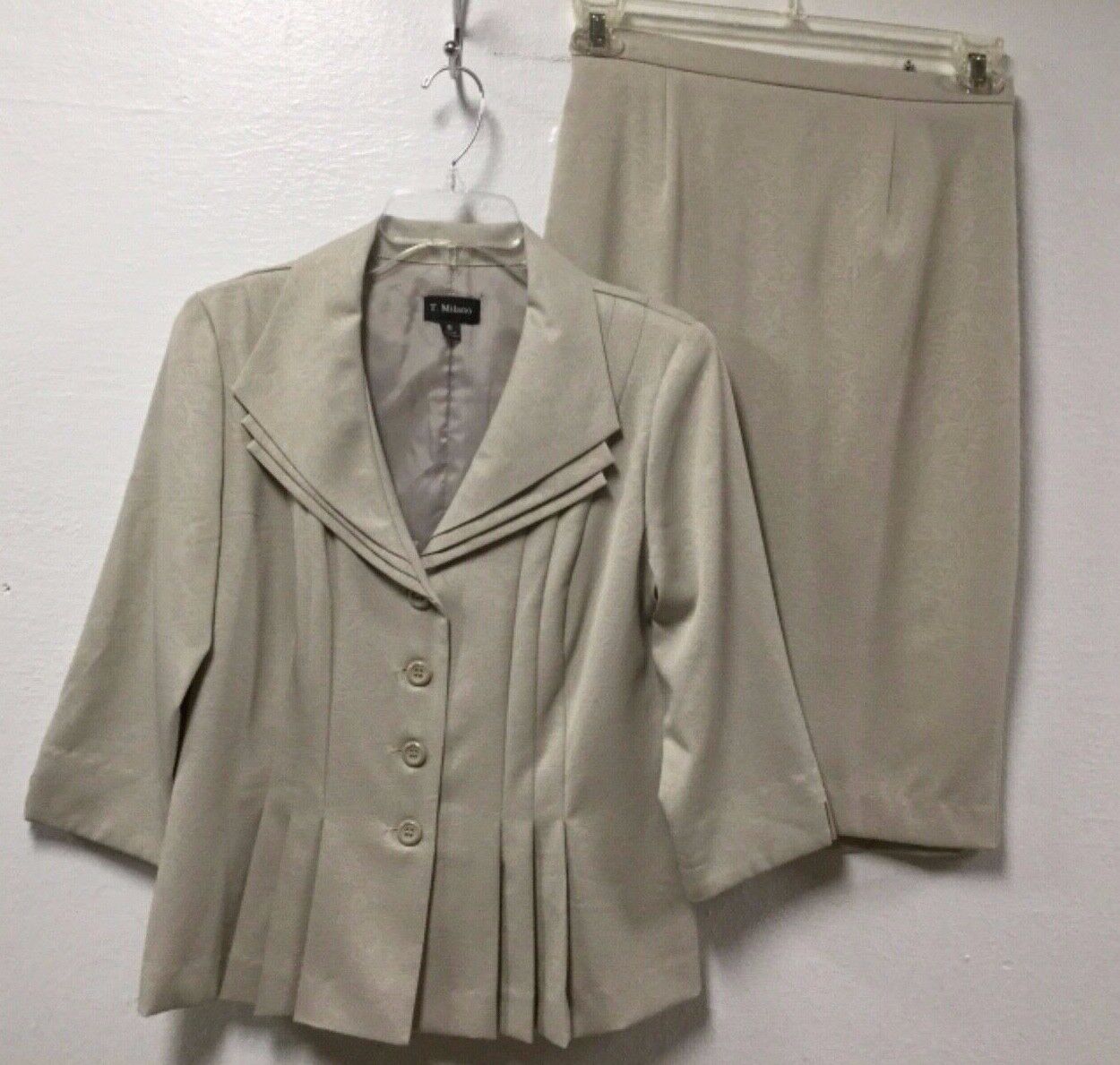 Womens Skirt Suit Size 8 Beige Pleated Jacket Hem… - image 1