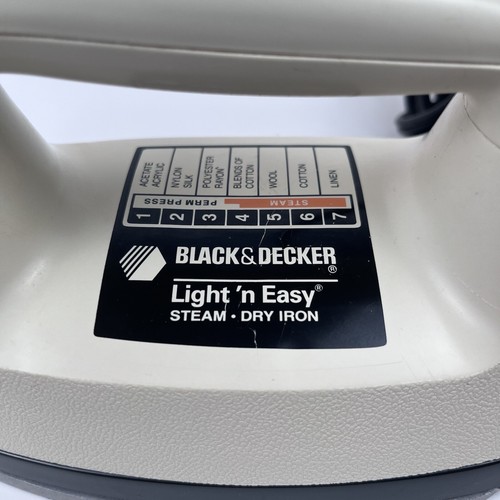 Vintage 1986 Black and Decker Light 'n Easy Steam and Dry Iron F383WH WORKS - Picture 3 of 11
