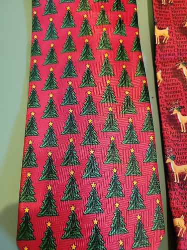 Colección Holiday 2 Árboles de Navidad, Reno Parquet Cuello CORBATAS ROJO - Imagen 3 de 6
