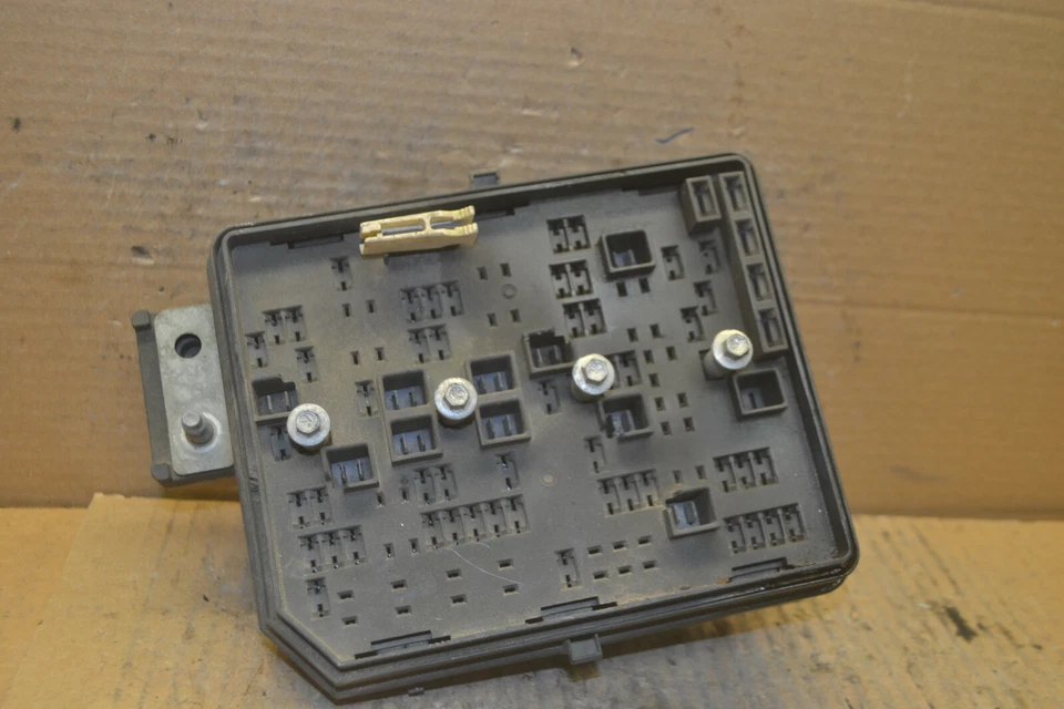 Chevrolet Impala 2008-11 caja de fusibles conexión OEM 25860747 módulo 414-8E8 Foto 4 de 4
