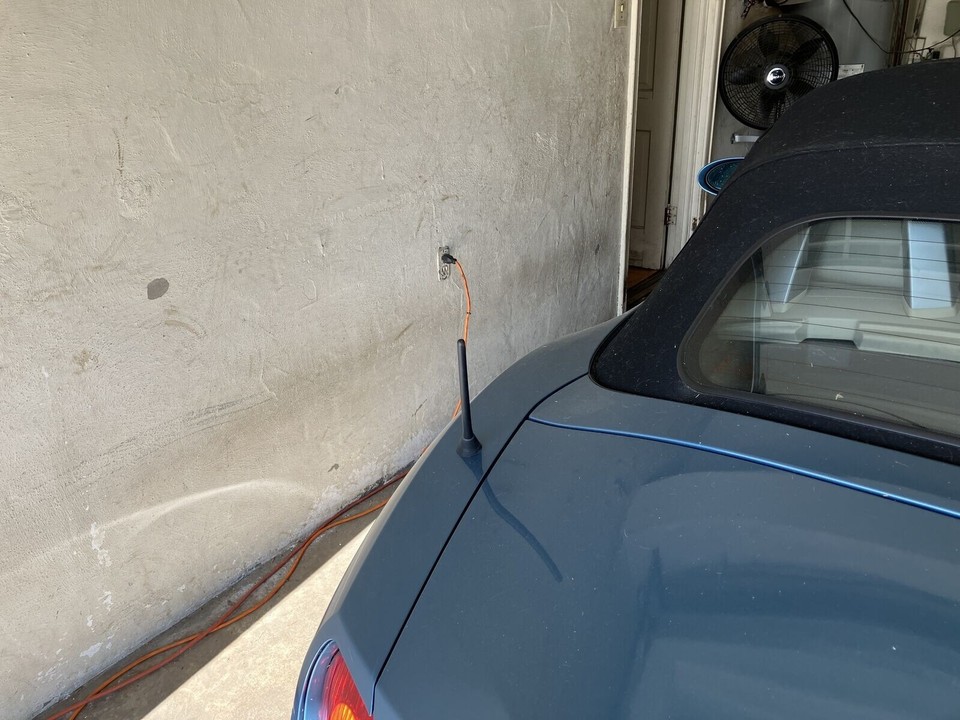 11 Inch Black Antenna Mast For BMW Z4 2003-2017 – Fuba Style, AM/FM, Easy Install - View #2