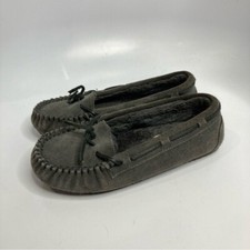 Minnetonka moccasins gray fur lined size 6