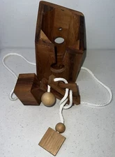 Monkey Pod Wood Wooden Puzzle lock Up A Gift Wine Bottle SE7/8