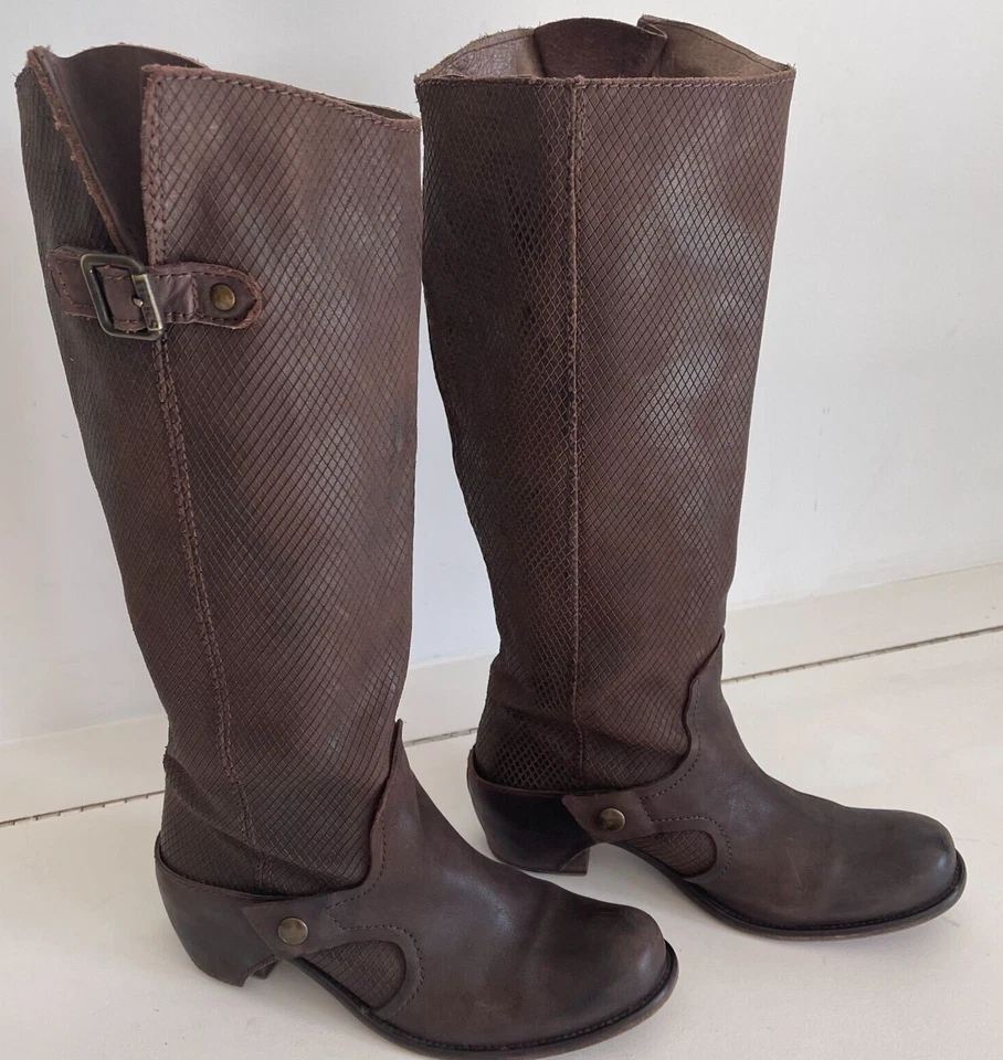 IKKS Mujer Marrón Alto Pull On Cuero Vestido Bota de Montar Talla 38 EE. UU. Talla 7.5 Foto 2 de 4