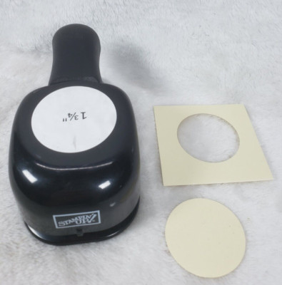 Stampin Up Paper Punch EK Success Paper Shaper Whale Tail Style   1  3/4'' Circle