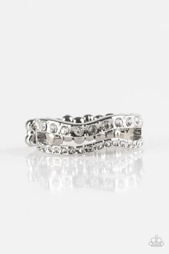 Anillo Paparazzi "Elite Squad" Blanco Estrás Ondulado Plata Ajuste Flexible Bandas - Imagen 2 de 2
