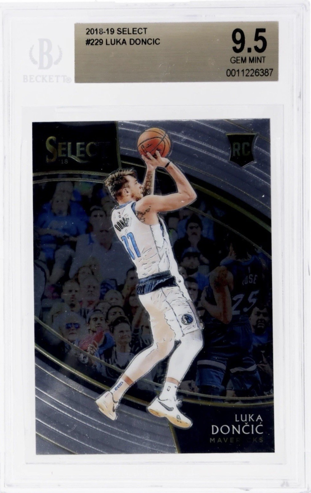 2018-2019 Select Courtside Luka Doncic #229 BGS 9.5 Rookie RC