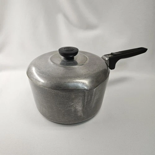 Wagner Ware Sydney O Magnalite 3 QT Sauce Pot 4683-P with Lid Double Spouts Vtg