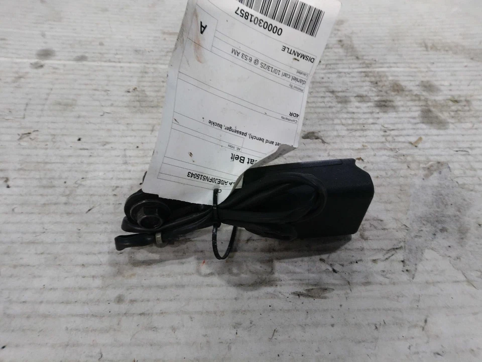 Used Front Right Seat Belt Front fits: 2015 Nissan Titan bucket and bench passen Foto 2 de 4