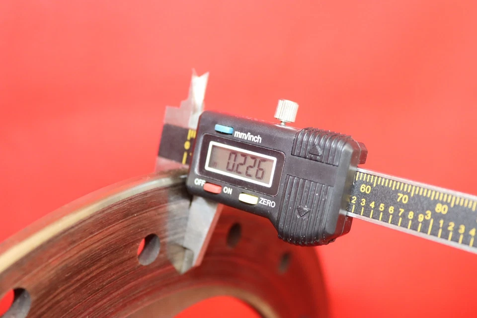 Harley-Davidson Sportster 1200 Custom XL1200C 2009 rotor de freno trasero STR8 en especificaciones Foto 2 de 4