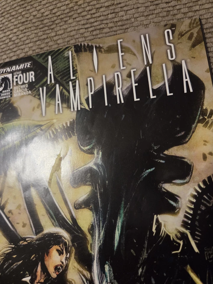 Комиксы Aliens/Vampirella #4 Dynamite Entertainment Dark Horse СМОТРИТЕ ФОТОГРАФИИ!! - Изображение 4 из 4