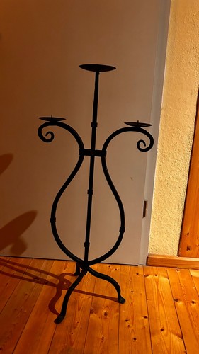 klassischer geschmiedeter Kerzenhalter 3 armig Höhe 80cm in Form einer Violine - Bild 2 von 2