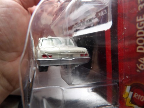 WHITE LIGHTNING 1964 DODGE 300 HEMI JOHNNY LIGHTNING MOPAR OR NO CAR 1:64 - Picture 3 of 5