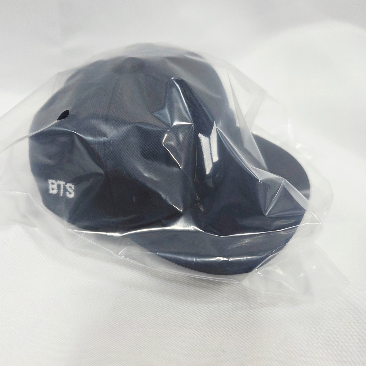 BTS GLOBAL Official 2026 ARMY Membership Gift V7 + Tracking Number