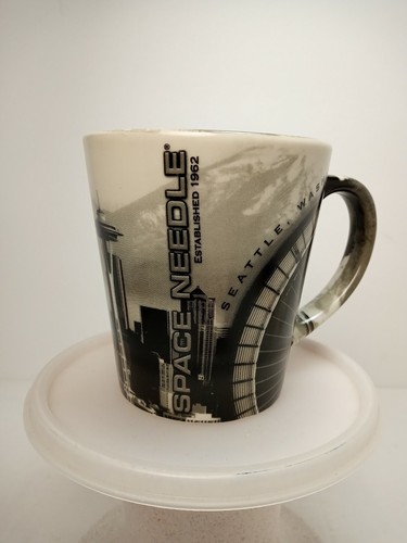 Taza de té de café Seattle Washington Space Needle negra/gris y blanca usada en excelente estado - Imagen 2 de 6