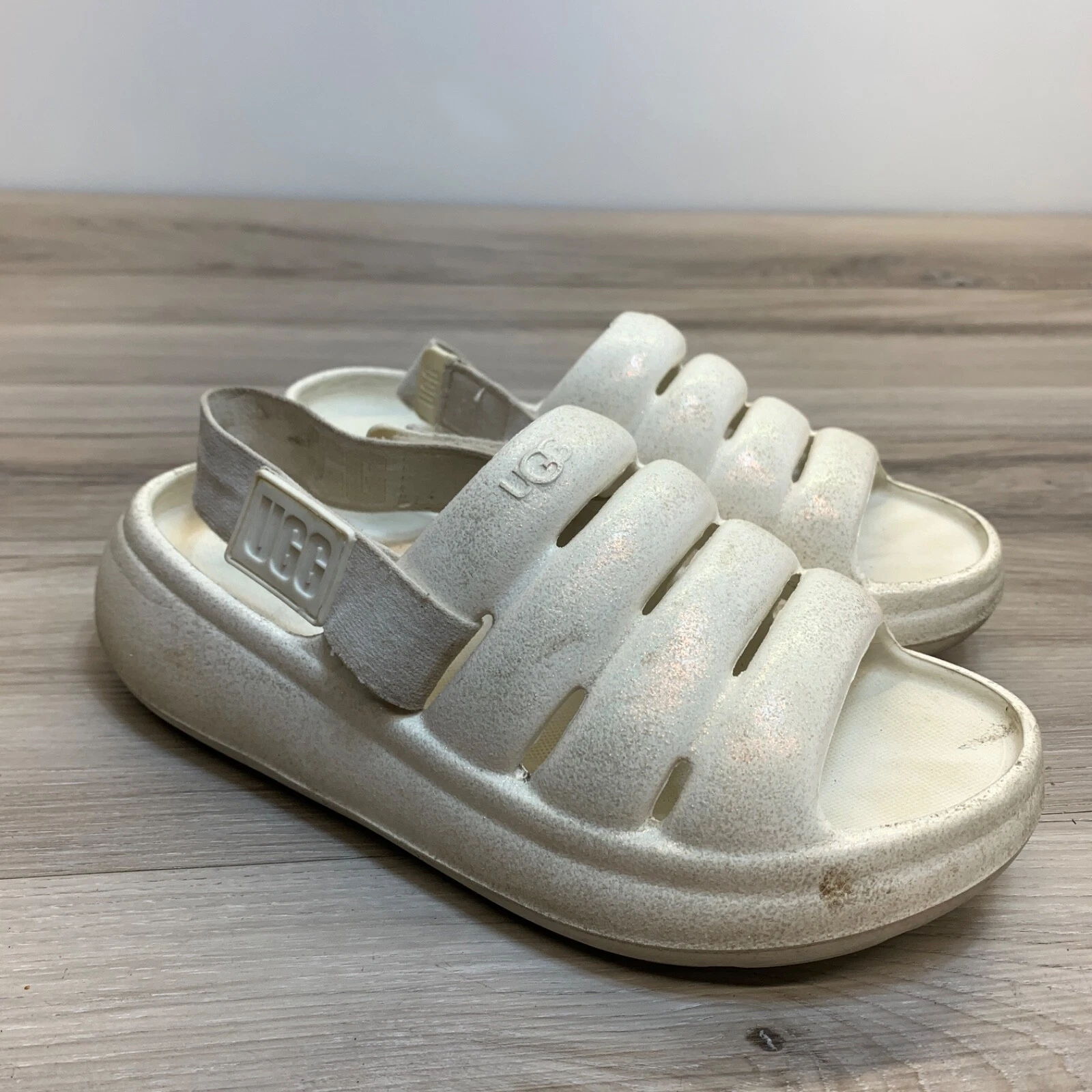 Sandalo UGG Sport Yeah bianco brillante per bambini ragazze slingback taglia 3 giovani