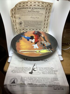 Fantasia - The Sorcerer Apprentice - Mickey Makes Magic - Disney Collector Plate