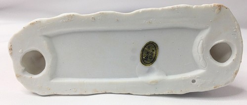 Midwestern Home Products Winter Village Collectible Porcelain Carriage - Picture 9 of 10