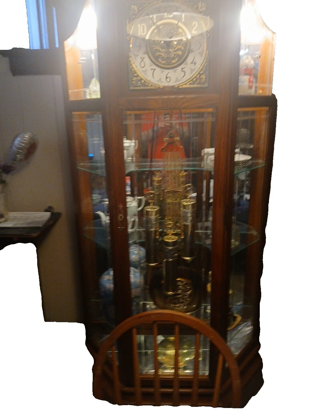 Howard Miller contemporáneo de madera Relojes de pie