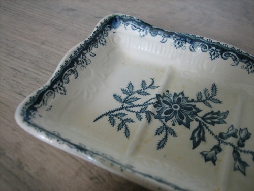 Ancien Porte savon faience St Amand NIGELLA - Photo 3/12