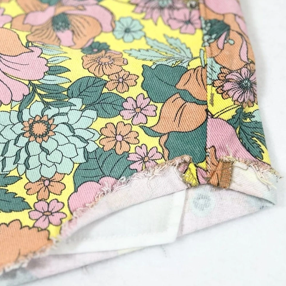 Pantalones Cortos WILD FABLE Tiro Alto Corte Descarado Retro Hippie Patrón Floral Talla 0 Foto 4 de 4