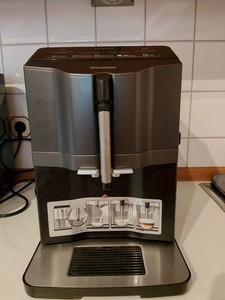 Siemens EQ.300 TF301E19 1300W 15bar Kaffeevollautomat - Schwarz