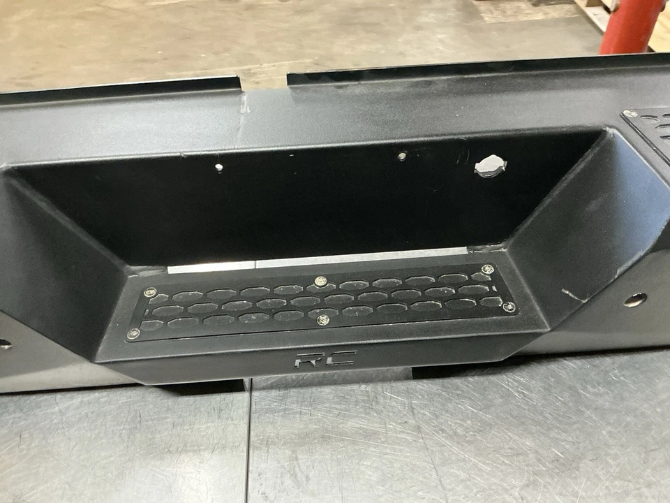 PARAGOLPES TRASERO DE ALTA RESISTENCIA FORD F150 2009-2014 RUGOSO RC Foto 4 de 4