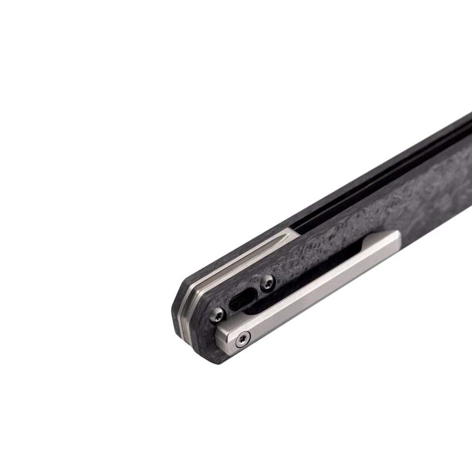 Cuchillo Plegable TEKTO F2 Bravo Mango de Carbono Forjado con Acentos Plateados, Acero D2 Foto 4 de 4