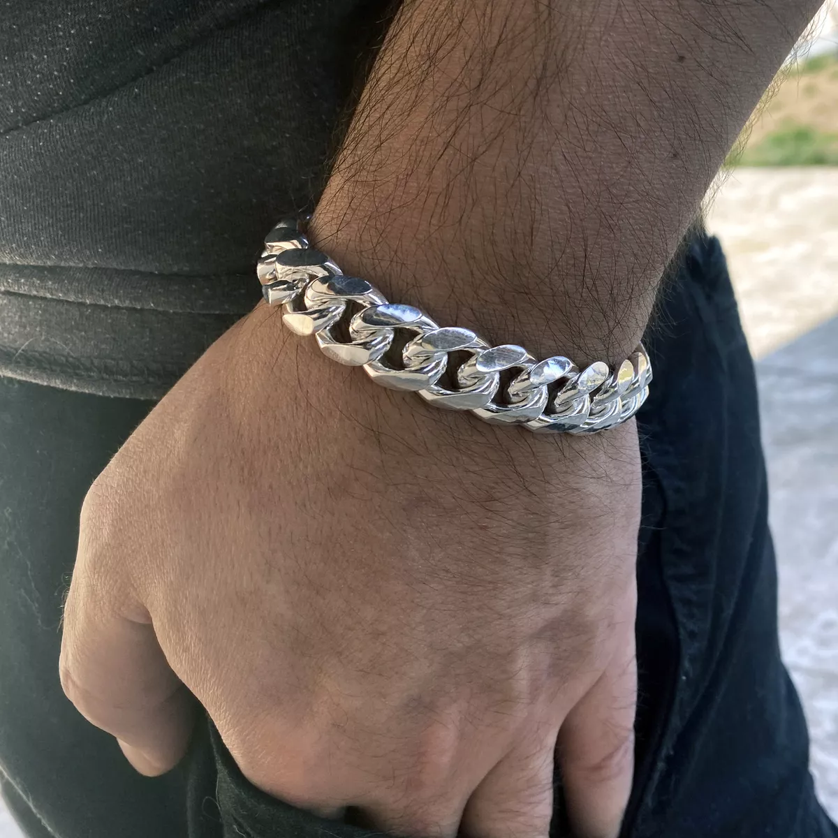 Curb link bracelet in sterling silver, extra large.