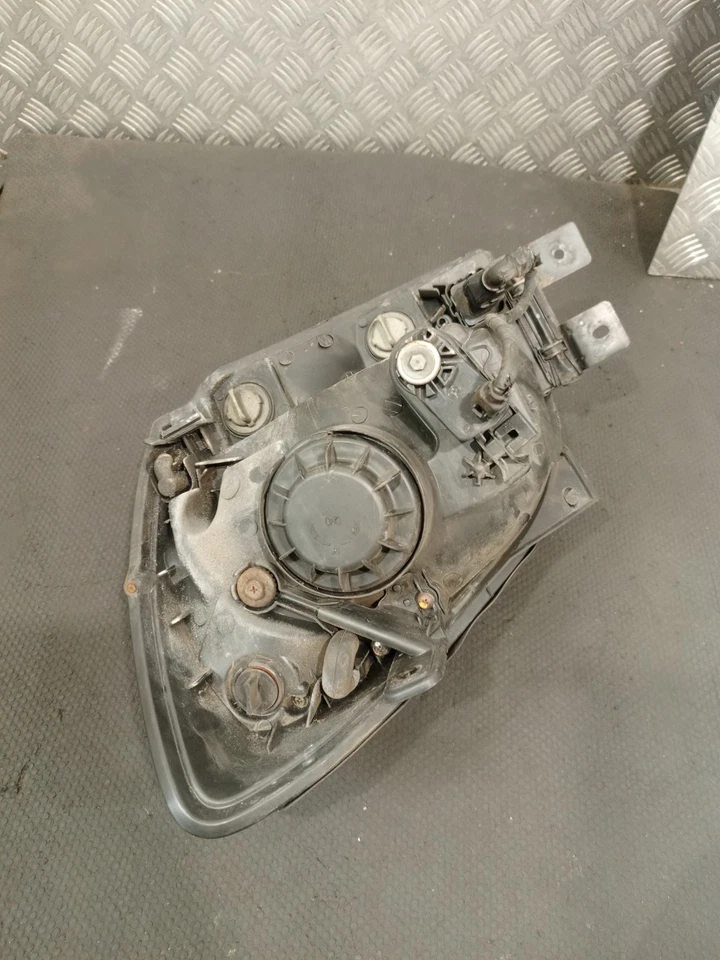 2006 KIA SPORTAGE MK2 ПРАВОЙ СТОРОНЕ ВОДИТЕЛЯ ФАРЫ #9 - Изображение 2 из 3