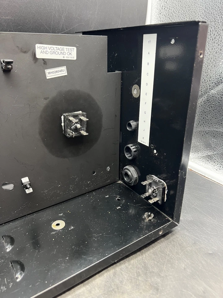 Conjunto de caja de montaje de carcasa inferior de control de soldadura Miller WC-115A Foto 4 de 4