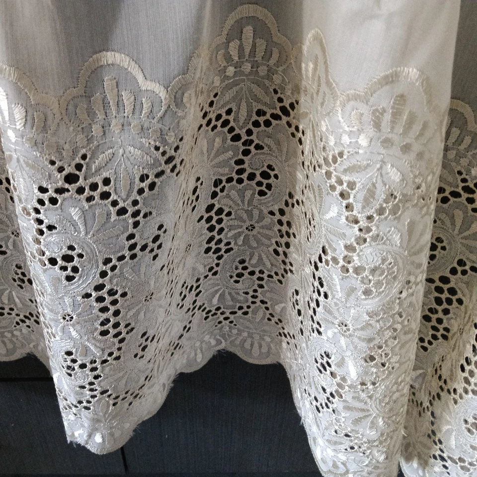 Vintage Lace Curtain Or Wedding Dress Material - image 3 of 4